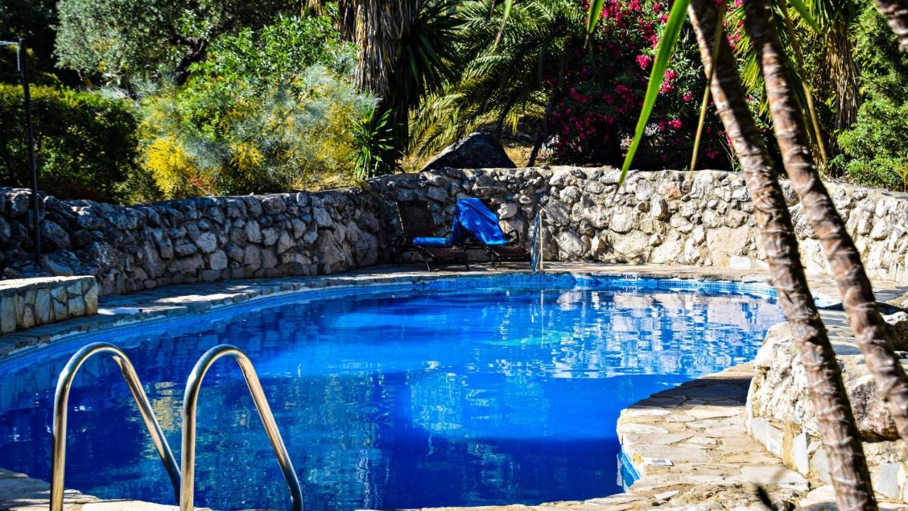 Casas Rurales Los Algarrobales El Gastor Luaran gambar